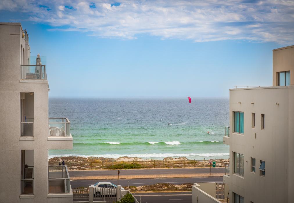Large Stylish Apartment 5 Coral Habi
